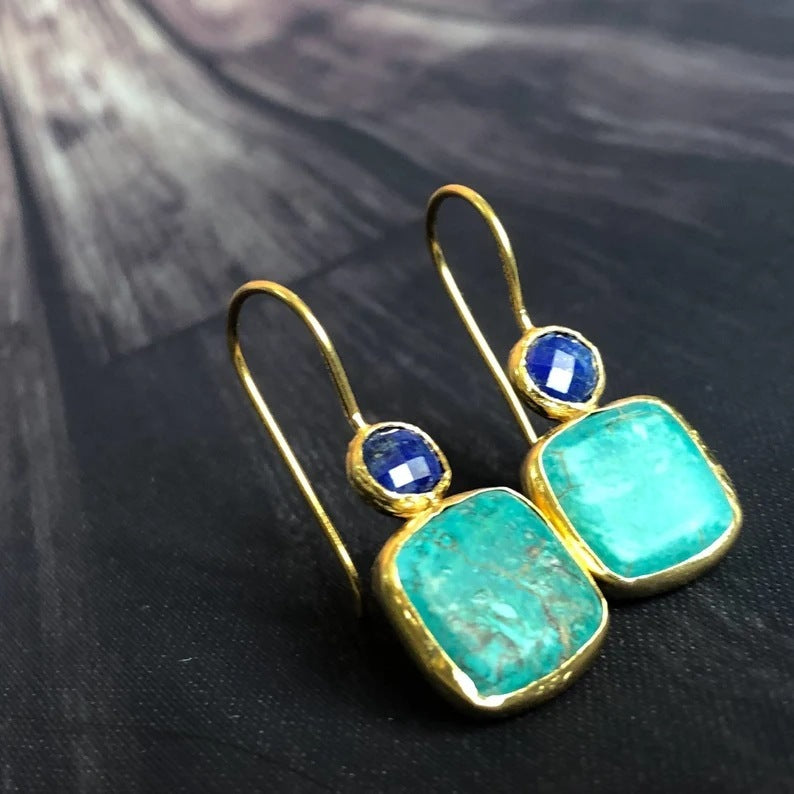 Boucles d’oreilles Moyyudé avec bijoux pierres naturelles turquoise et bleues serties or