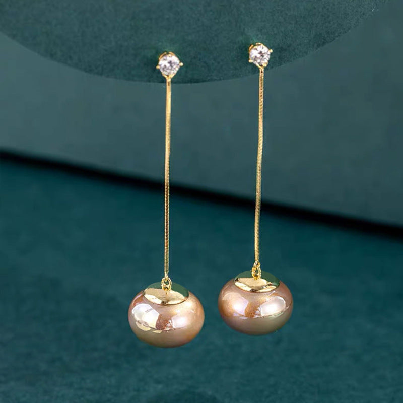 Boucles d'oreilles longues chic Moyyudé avec perles dorées pendantes et tige fine élégante