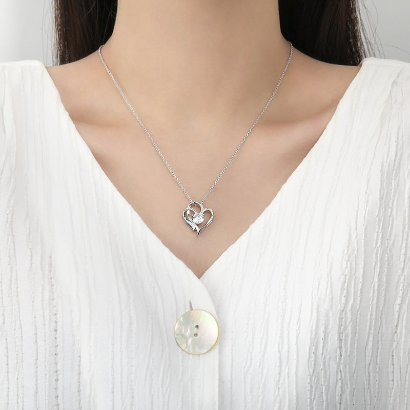 Collier Élégance Maman Moyyudé en pendentif cœur argenté, cadeau de luxe pour femme