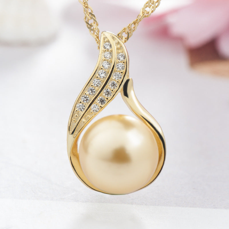 Pendentif argent perle en forme de cygne avec zircons brillants et chaîne dorée Moyyudé