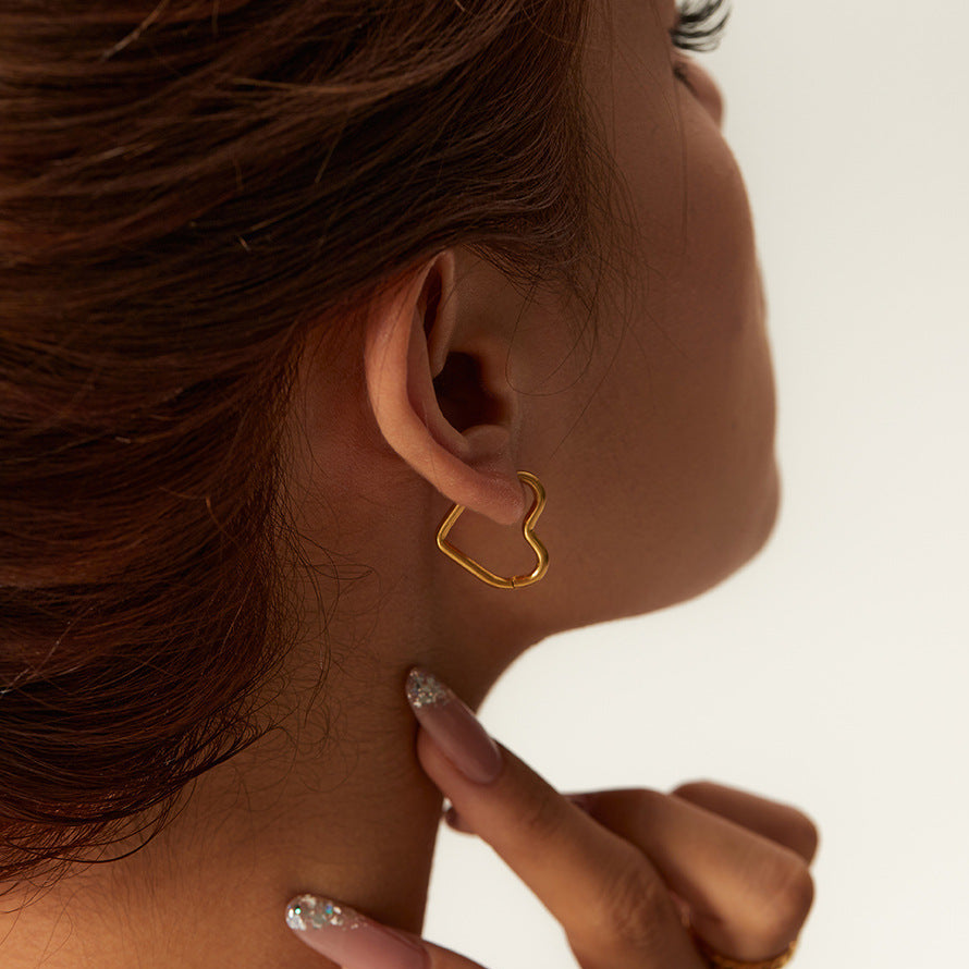 Stainless Steel Plated 18K Gold Heart Earrings - Moyyudé