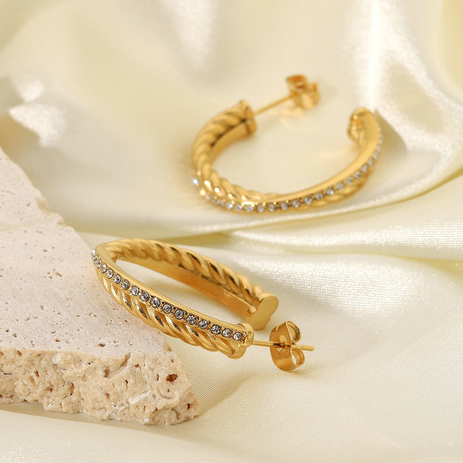 18K Gold-plated Stainless Steel Zircon Twist Cross C-shaped Earrings - Moyyudé
