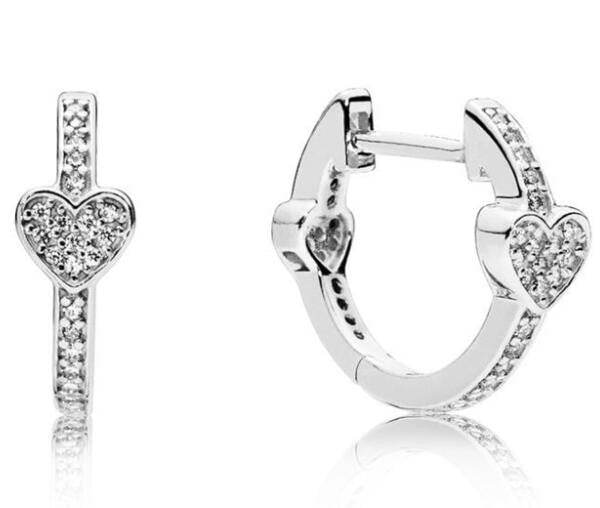 Diamond Heart Carved Earrings - Moyyudé