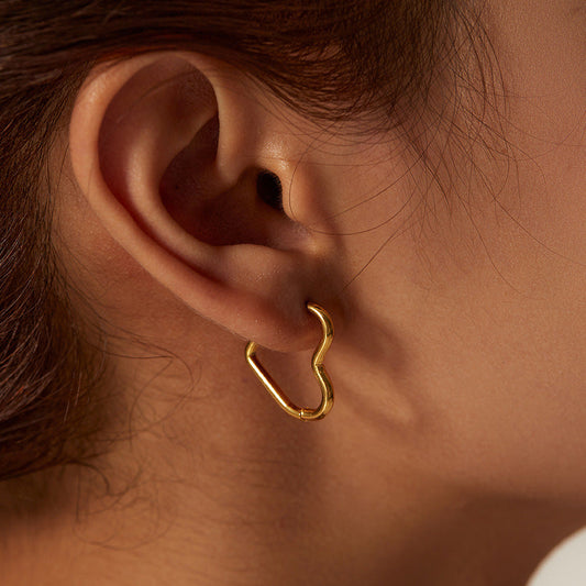 Stainless Steel Plated 18K Gold Heart Earrings - Moyyudé