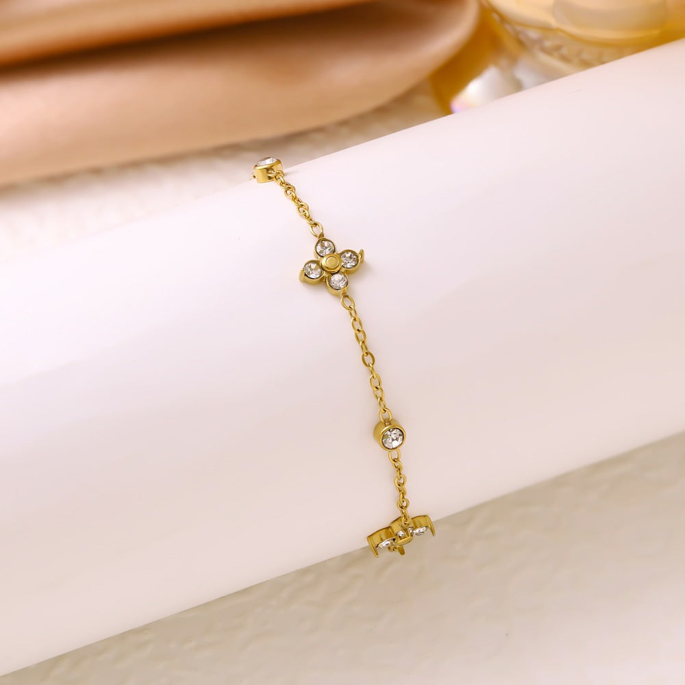 Simple And Versatile Retro Niche Floral Hand Jewelry - Moyyudé