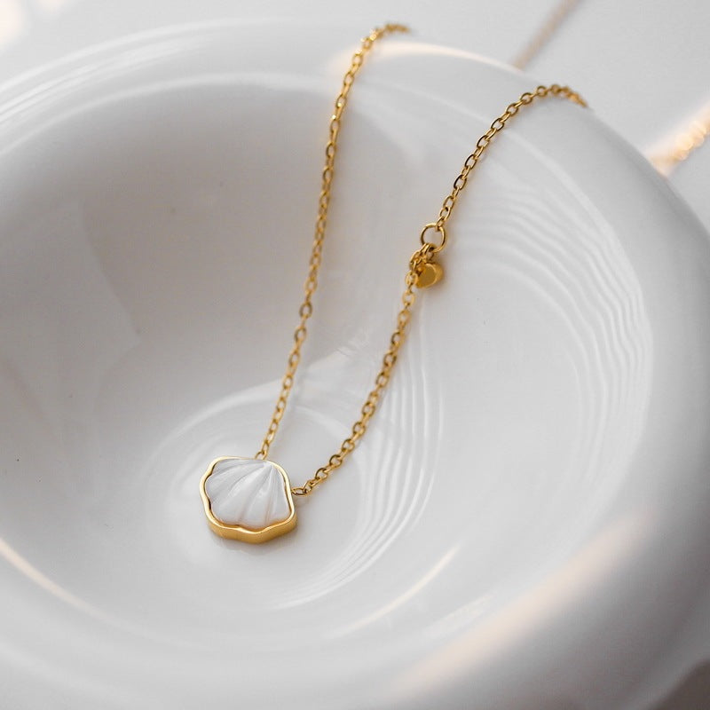 Collier Femme Élégance – Coquillage Blanc et Amour - Moyyudé