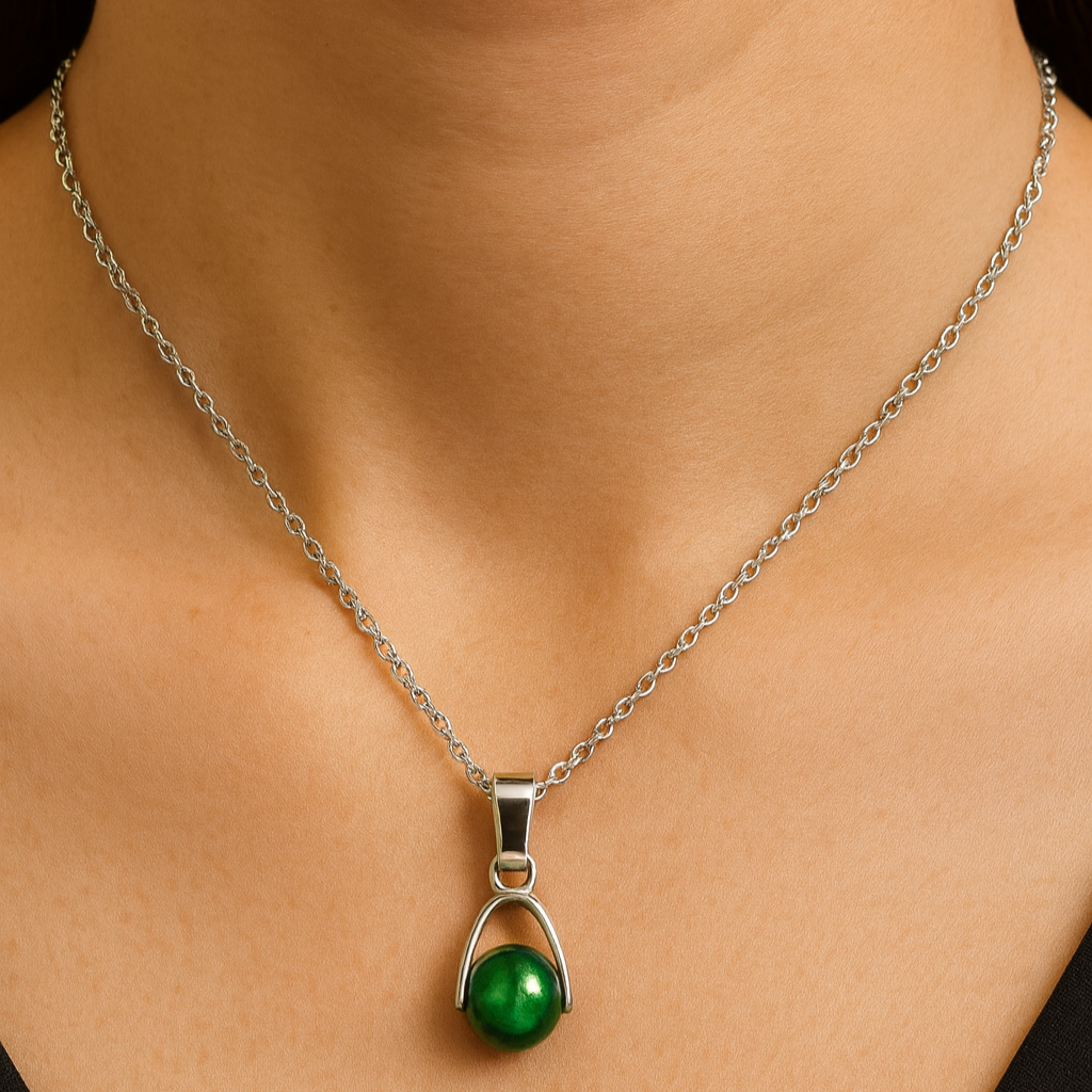 Collier Œil de Chat vert – Pierre Naturelle & Acier Inoxydable – Collection Naya - Moyyudé