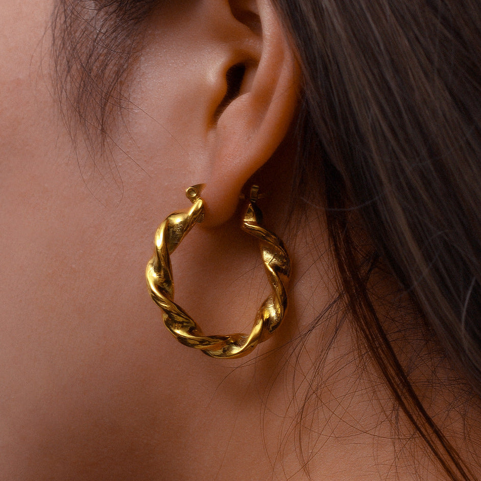 Niche Stainless Steel Plated 18K Gold Twist Earrings - Moyyudé