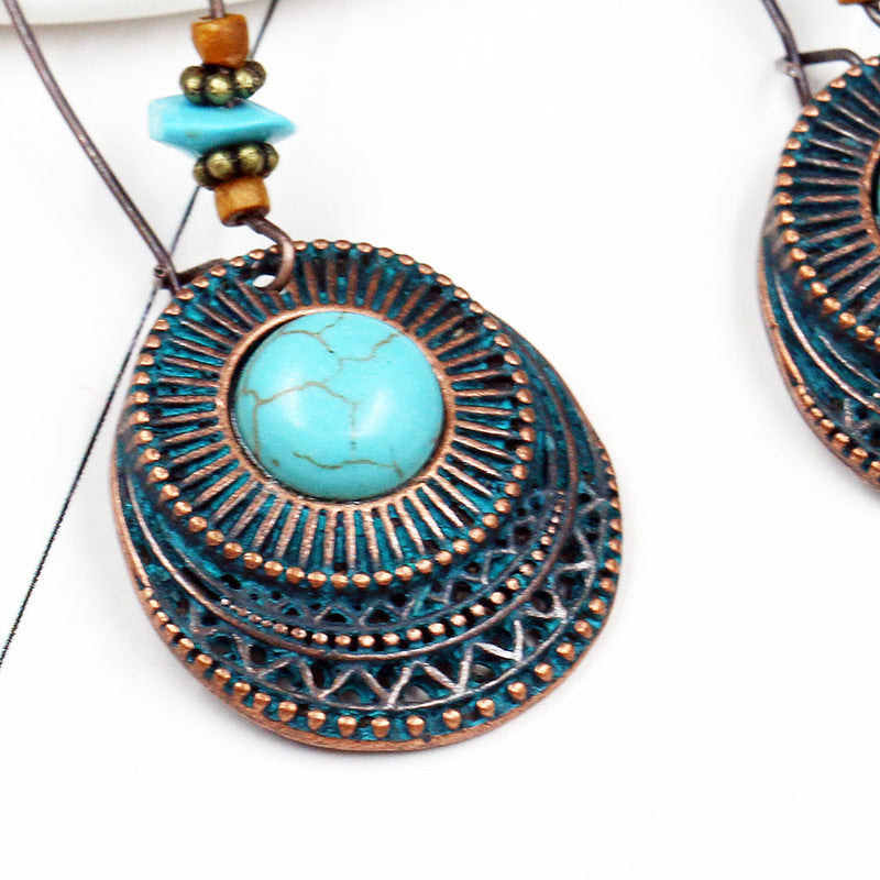 Boucles D'oreilles Vintage Turquoise style ethnique avec détails en métal et perles en bois