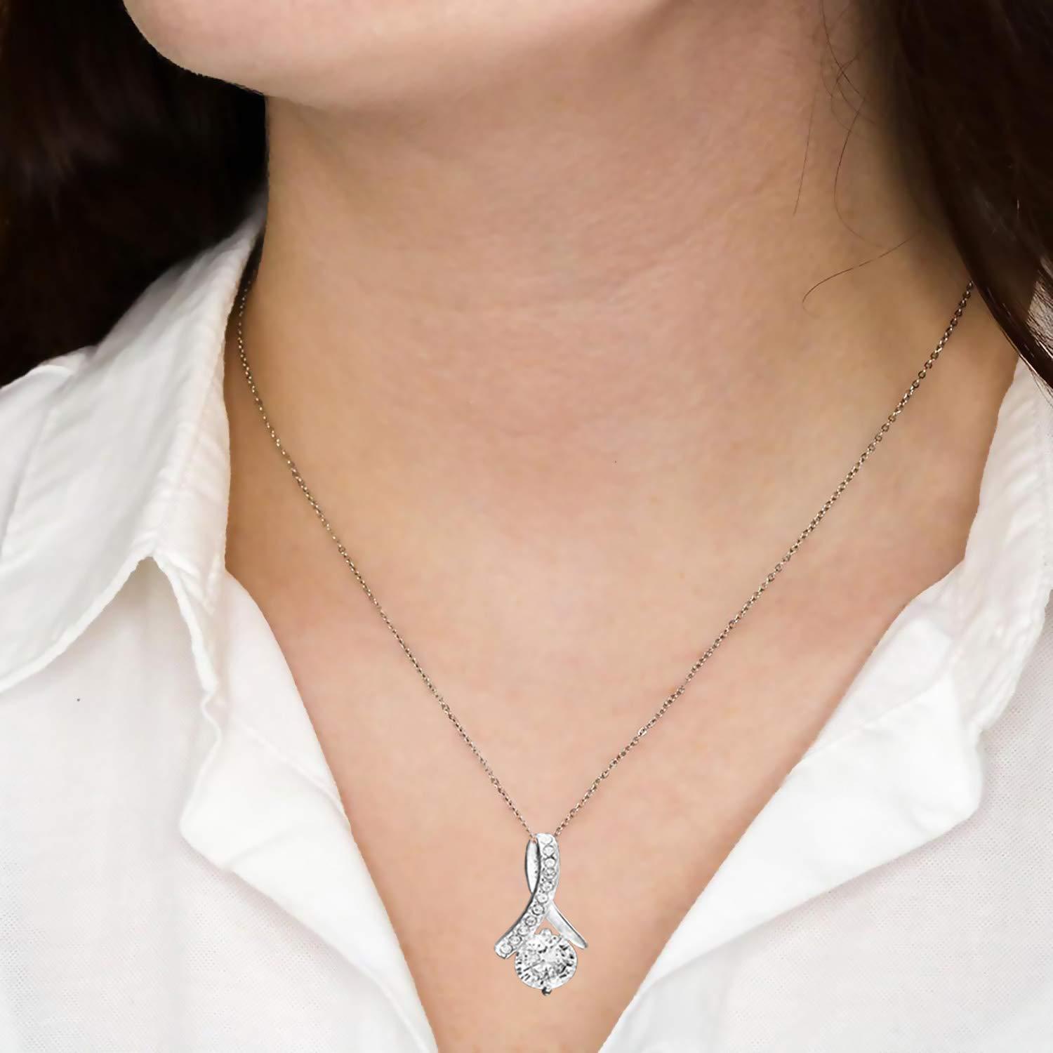 Collier cadeau d'amour argent 925 Moyyude avec pendentif en forme élégante porté autour du cou
