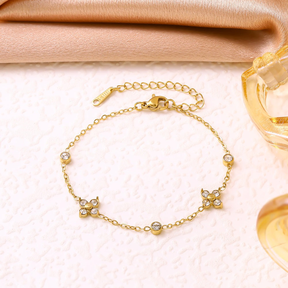 Simple And Versatile Retro Niche Floral Hand Jewelry - Moyyudé